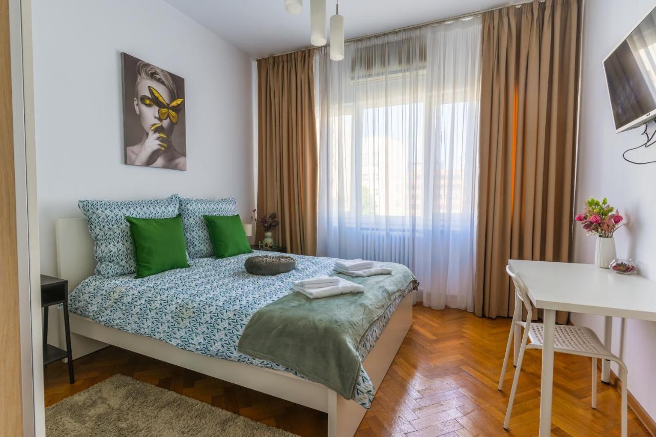 Ultracentral Golden Gatehouse 3 Bdrm Bukarest Kültér fotó