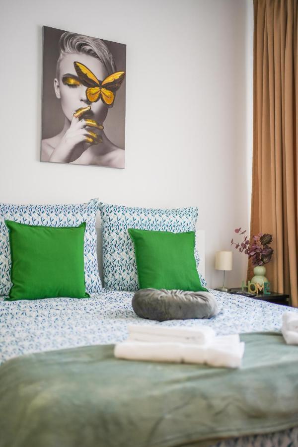 Ultracentral Golden Gatehouse 3 Bdrm Bukarest Kültér fotó
