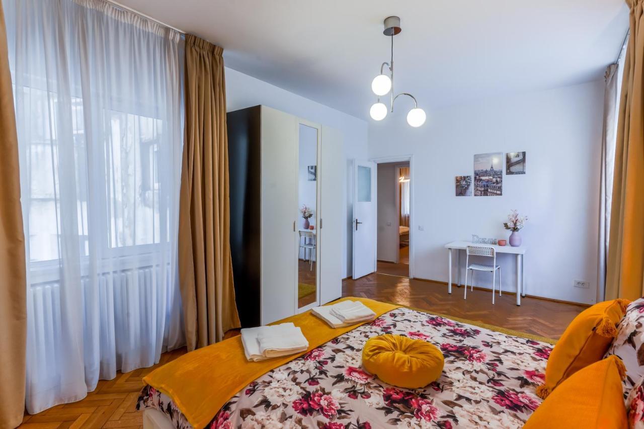 Ultracentral Golden Gatehouse 3 Bdrm Bukarest Kültér fotó