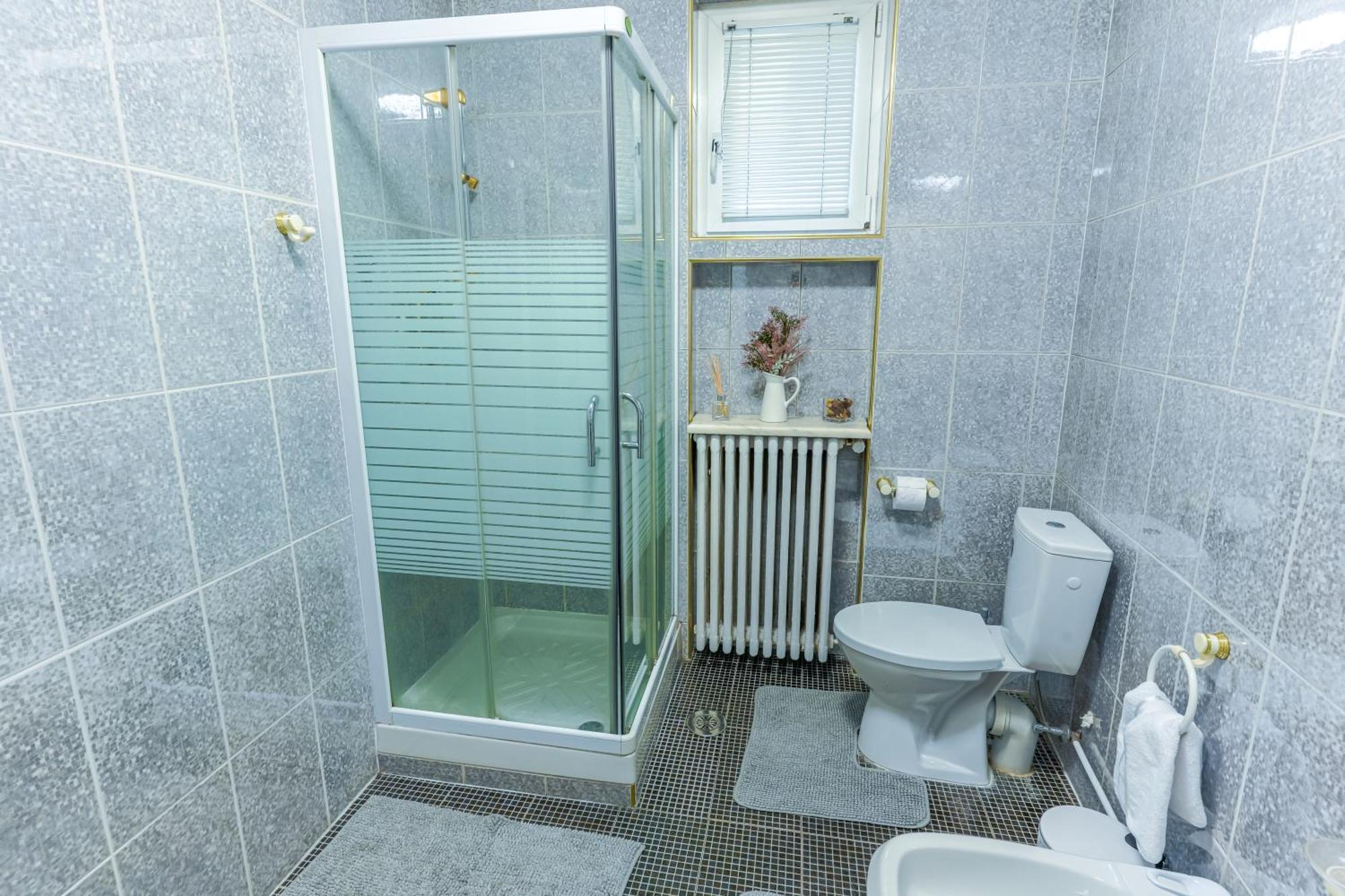 Ultracentral Golden Gatehouse 3 Bdrm Bukarest Kültér fotó