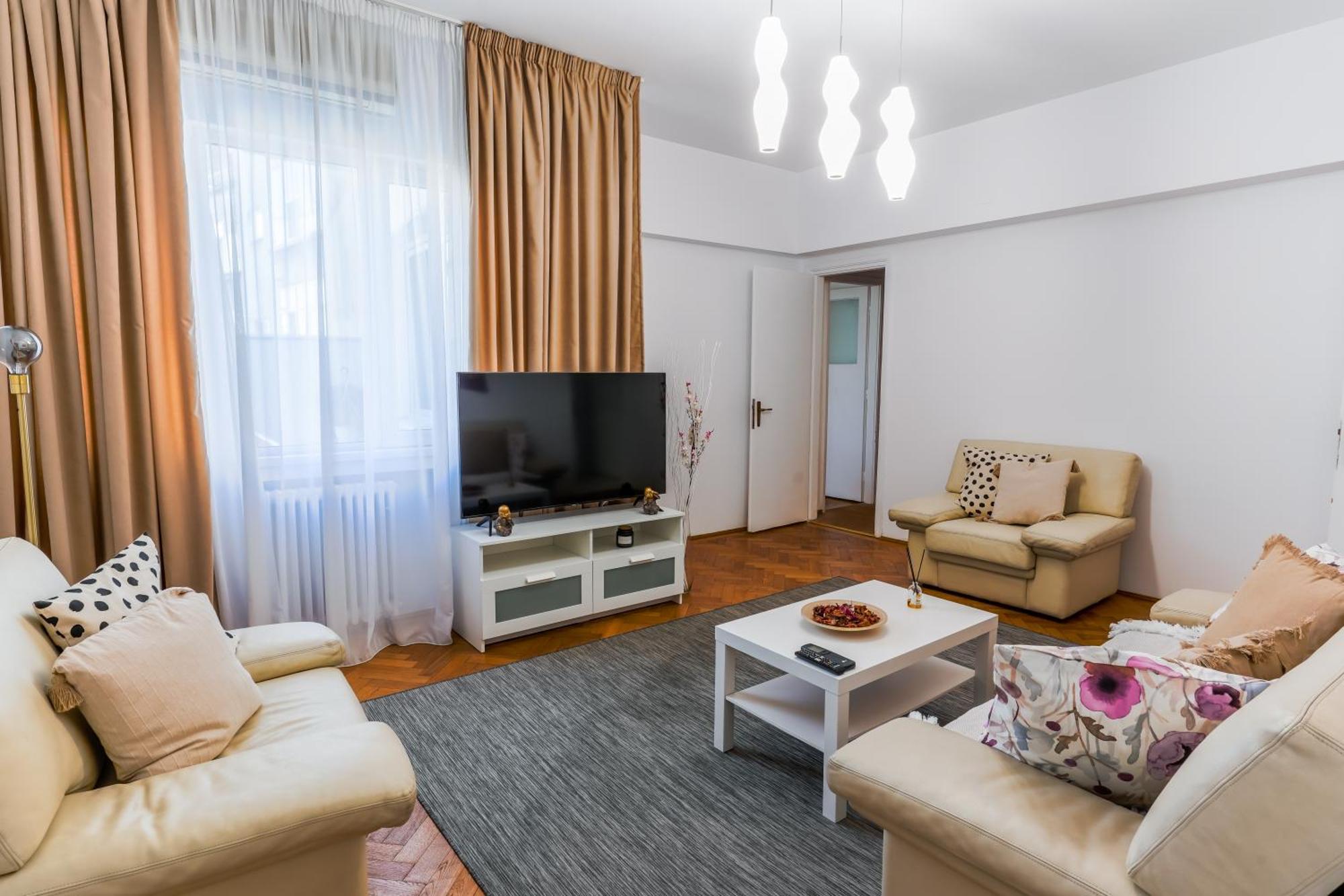 Ultracentral Golden Gatehouse 3 Bdrm Bukarest Kültér fotó